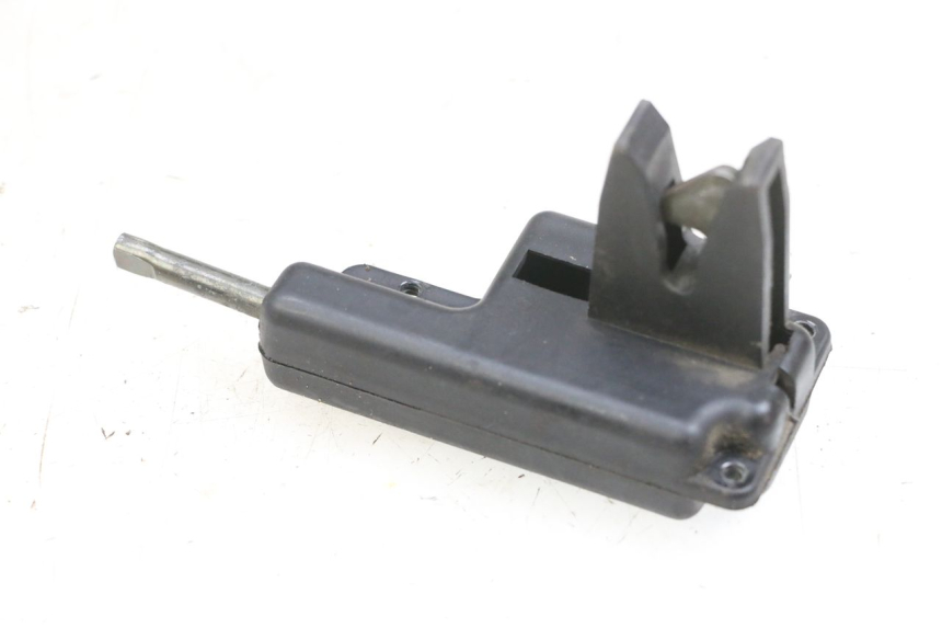 photo de SITZBANKSCHLOSS PIAGGIO ZIP 4T 50 (2018 - 2020) - Hauptansicht