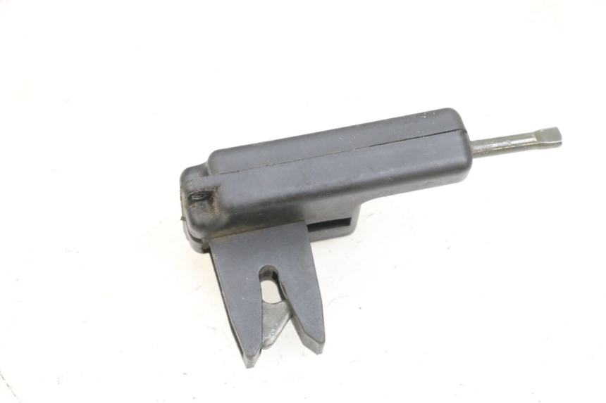 photo de SITZBANKSCHLOSS PIAGGIO ZIP 4T 50 (2018 - 2020) - Detailansicht des Bauteils