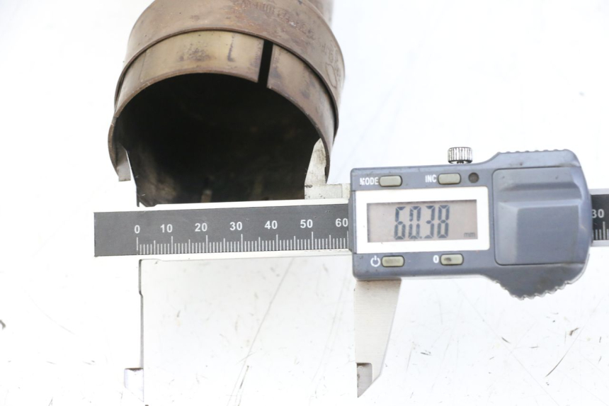 photo de SCHALLDÄMPFER YAMAHA FZ1 FAZER 1000 (2007 - 2009) - Detailansicht des Bauteils