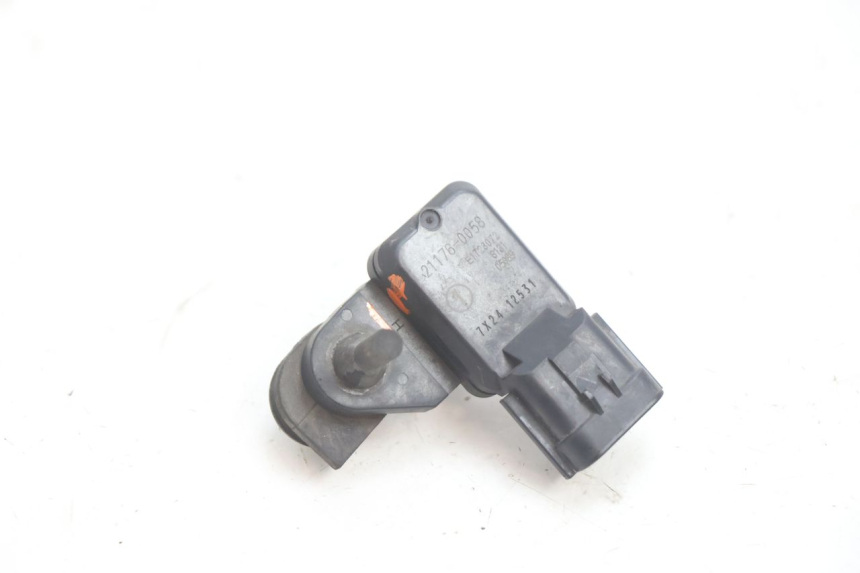 photo de LUFTDRUCKSENSOR KAWASAKI ER-6 ER6 N 650 (2005 - 2009) - Zoom auf Gebrauchszustand