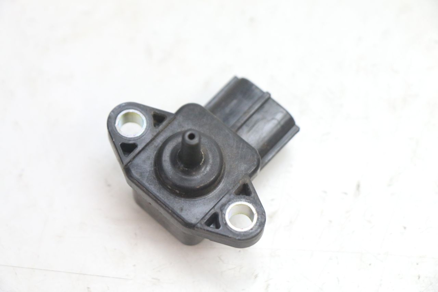 photo de LUFTDRUCKSENSOR YAMAHA FJR 1300 (2001 - 2005) - Zoom auf Gebrauchszustand