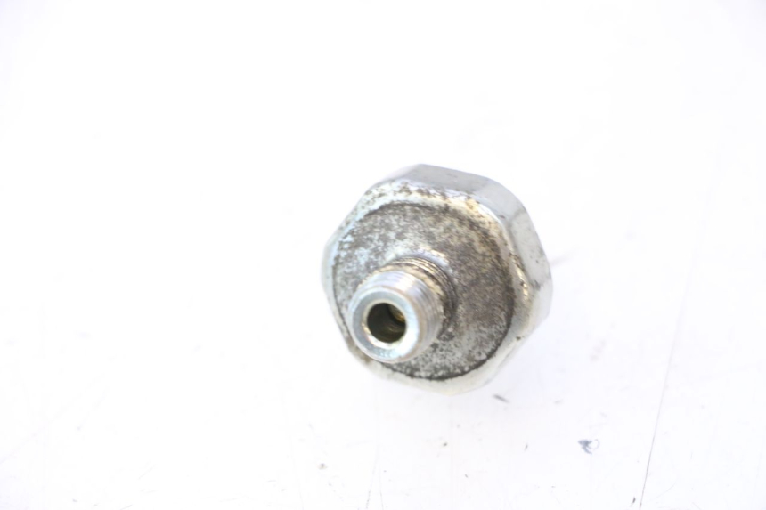 photo de ÖLDRUCKSENSOR KAWASAKI ER-6 ER6 N 650 (2005 - 2009) - Detailansicht des Bauteils