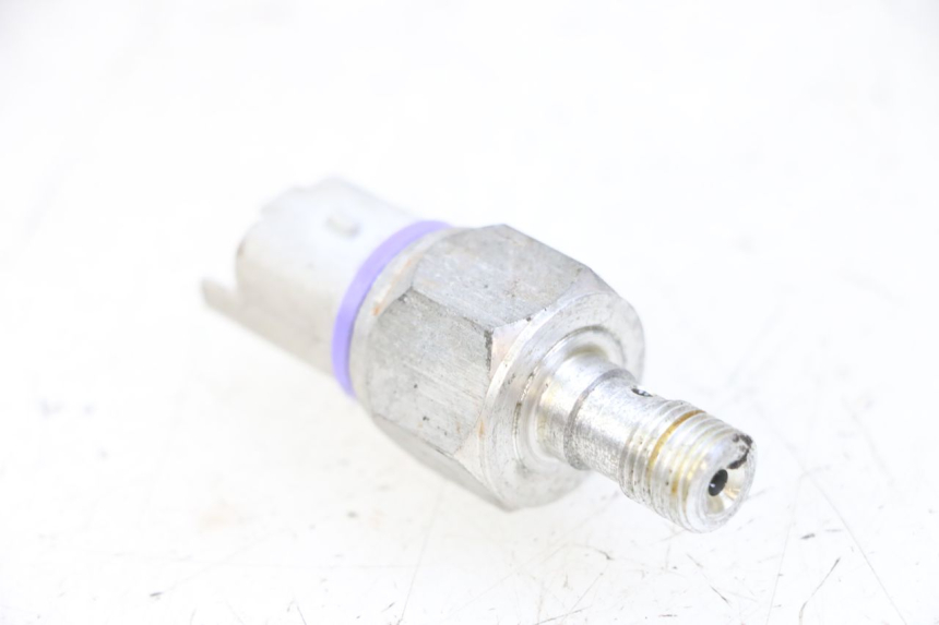 photo de BREMS Ã–LDRUCKSENSOR PIAGGIO IE MP3 YOURBAN 300 (2011 - 2016) - Detailansicht des Bauteils