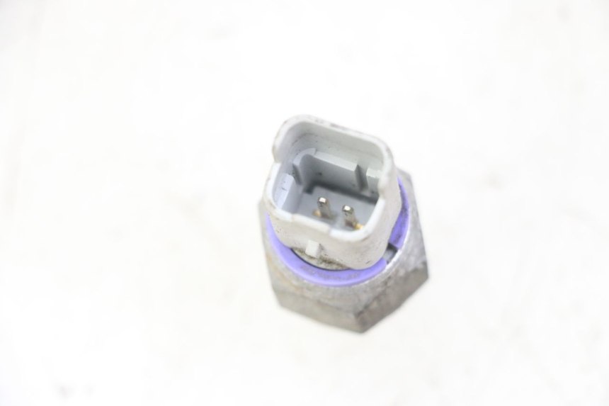 photo de BREMS Ã–LDRUCKSENSOR PIAGGIO IE MP3 YOURBAN 300 (2011 - 2016) - Zoom auf Gebrauchszustand