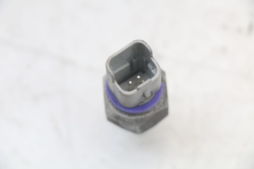 photo de BREMS Ã–LDRUCKSENSOR PIAGGIO MP3 HPE 350 (2018 - 2020) - Zoom auf Gebrauchszustand