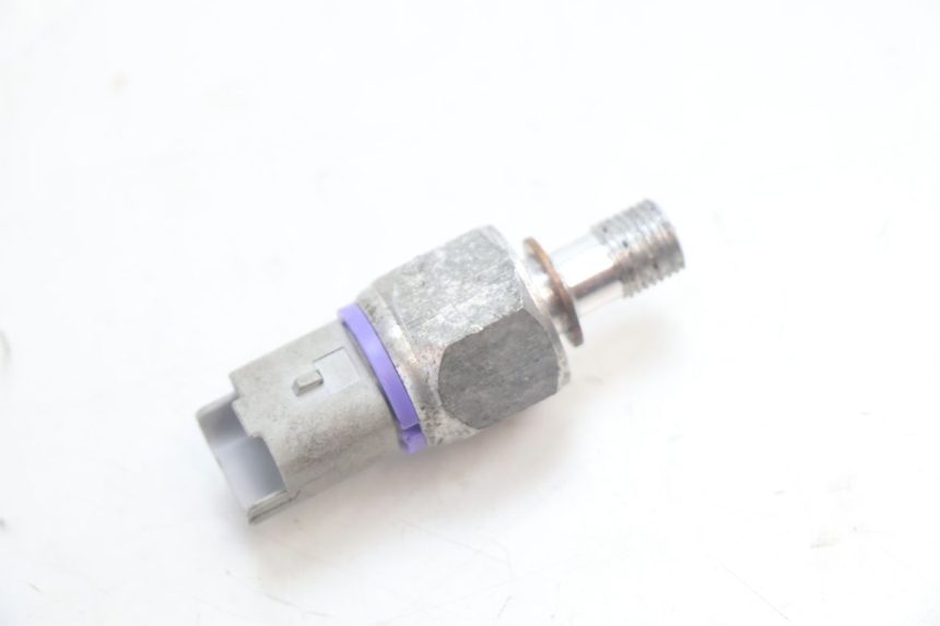 photo de BREMS Ã–LDRUCKSENSOR PIAGGIO MP3 HPE 530 (2022 - 2026) - Zoom auf Gebrauchszustand