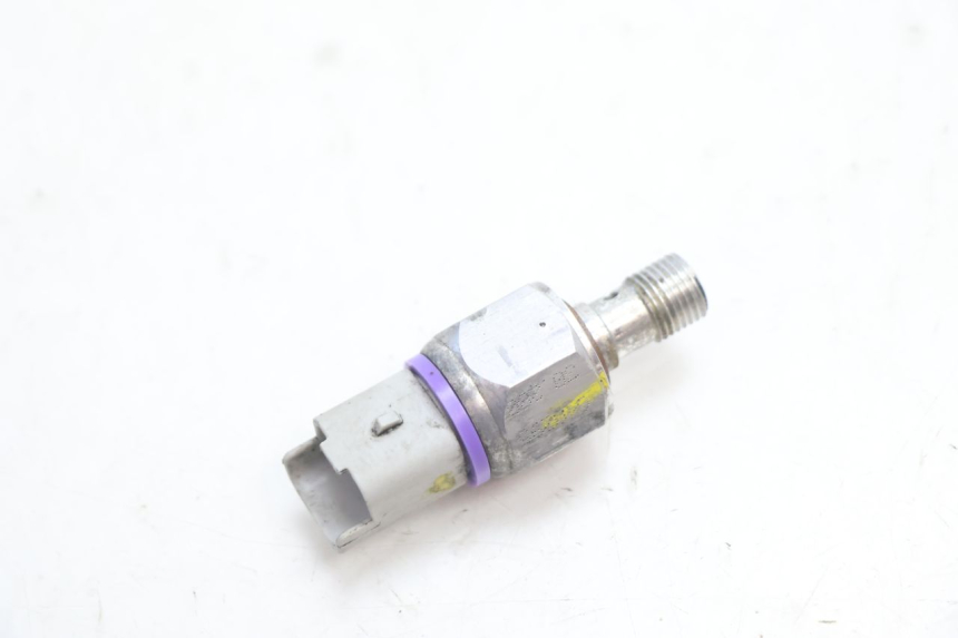 photo de BREMS Ã–LDRUCKSENSOR PIAGGIO MP3 LT 300 (2010 - 2016) - Zoom auf Gebrauchszustand