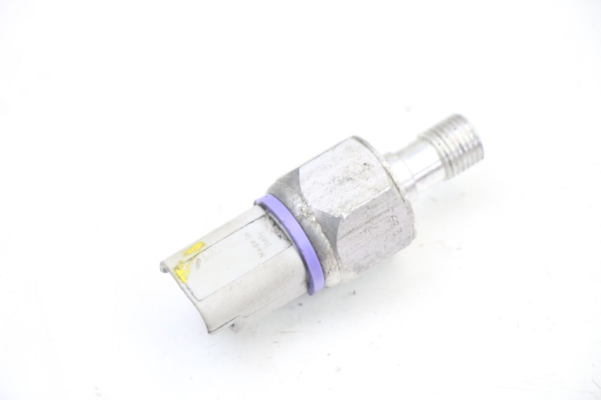 photo de BREMS Ã–LDRUCKSENSOR PIAGGIO MP3 500 (2014 - 2017) - Zoom auf Gebrauchszustand