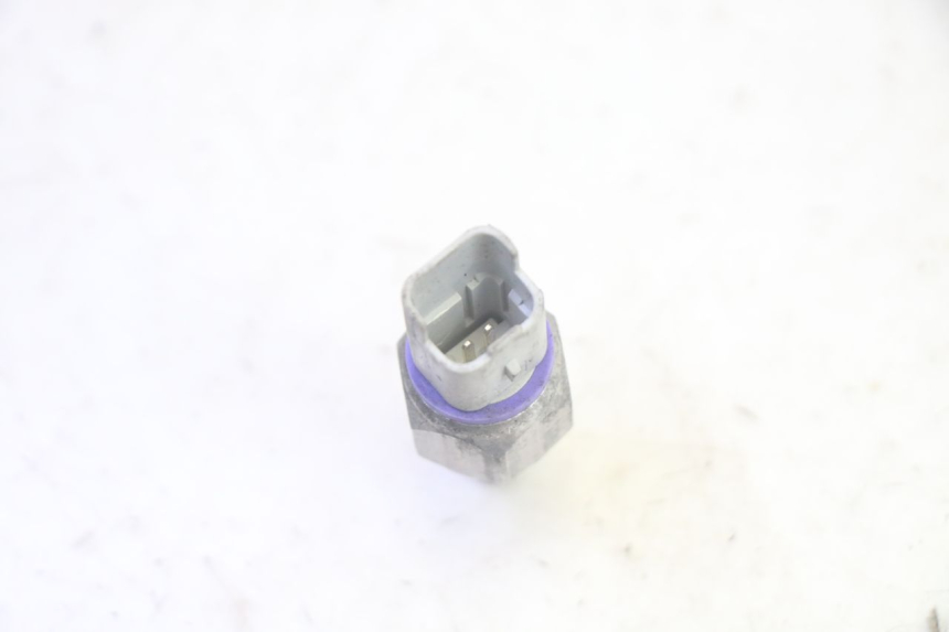 photo de BREMS Ã–LDRUCKSENSOR PIAGGIO MP3 500 (2016 - 2018) - Zoom auf Gebrauchszustand