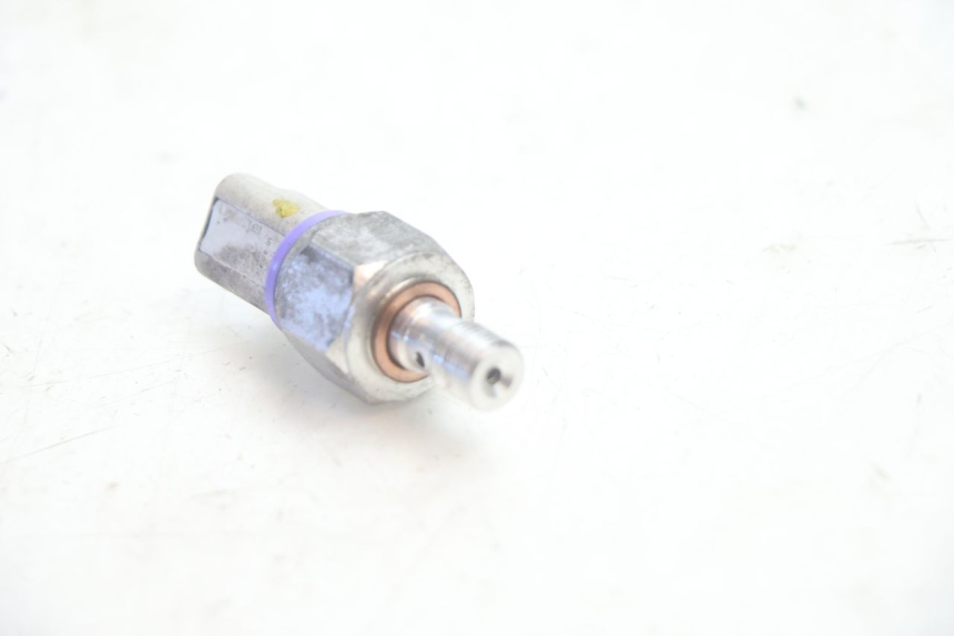 photo de BREMS Ã–LDRUCKSENSOR PIAGGIO MP3 500 (2016 - 2018) - Technische Nahaufnahme