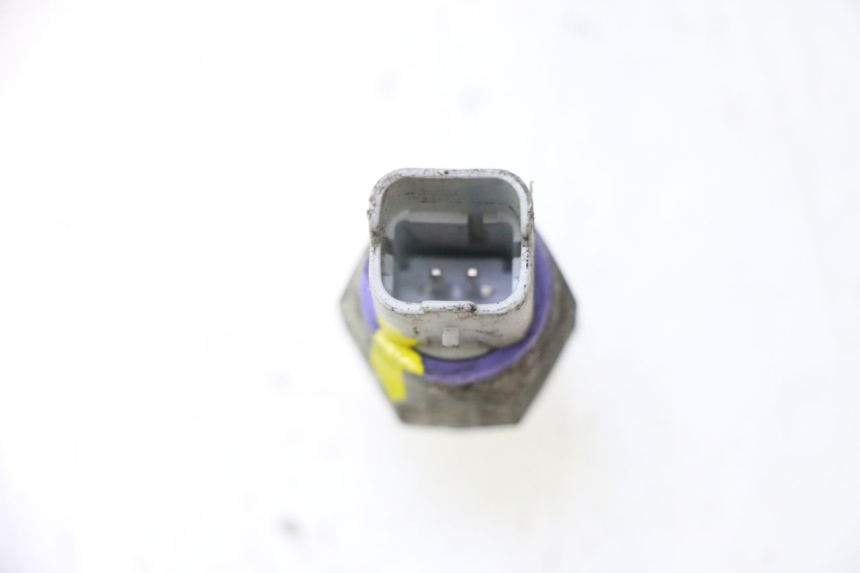 photo de BREMS Ã–LDRUCKSENSOR PIAGGIO MP3 500 (2011 - 2015) - Detailansicht des Bauteils