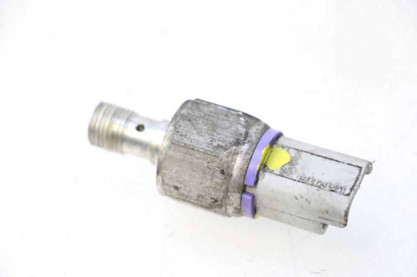 photo de BREMS Ã–LDRUCKSENSOR PIAGGIO MP3 500 (2011 - 2015) - Zoom auf Gebrauchszustand