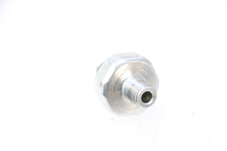 photo de ÖLDRUCKSENSOR SUZUKI GSF N BANDIT 1200 (2001 - 2005) - Detailansicht des Bauteils