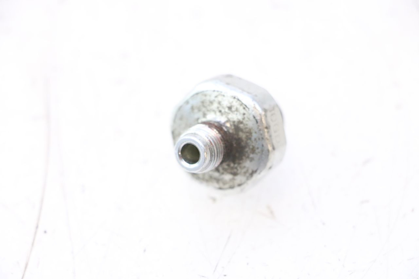 photo de ÖLDRUCKSENSOR SUZUKI GSR 600 (2005 - 2012) - Zoom auf Gebrauchszustand