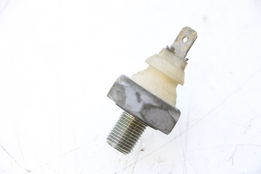 photo de ÖLDRUCKSENSOR MZ RT 125 (2000 - 2008) - Zoom auf Gebrauchszustand