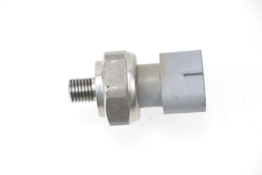 photo de ÖLDRUCKSENSOR HONDA VFR F 1200 (2010 - 2015) - Zoom auf Gebrauchszustand