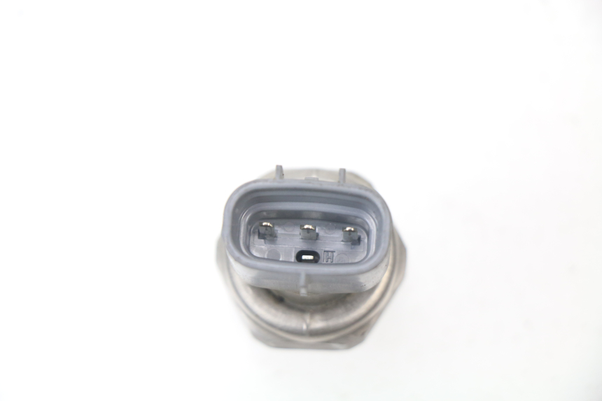 photo de ÖLDRUCKSENSOR HONDA VFR F 1200 (2010 - 2015) - Alternative Perspektive