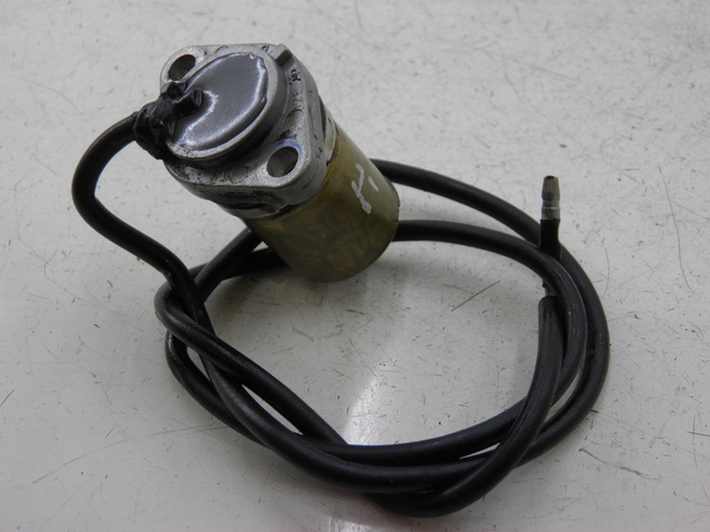 photo de ÖLDRUCKSENSOR YAMAHA FJR 1300 (2004 - 2005) - Detailansicht des Bauteils