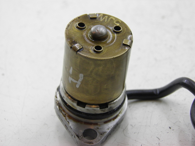 photo de ÖLDRUCKSENSOR YAMAHA FJR 1300 (2004 - 2005) - Technische Nahaufnahme