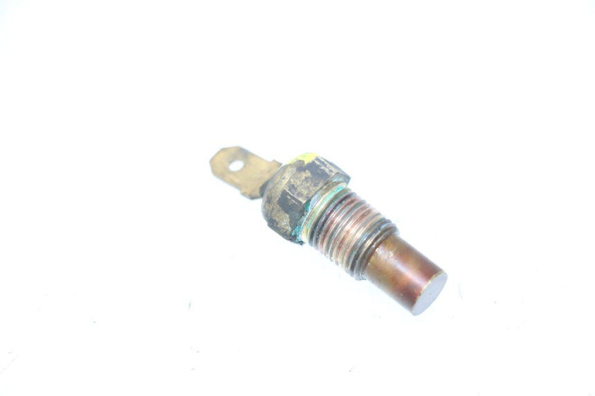 photo de WASSERTEMPERATURSENSOR SUZUKI BURGMAN 125 (2007 - 2014) - Zoom auf Gebrauchszustand
