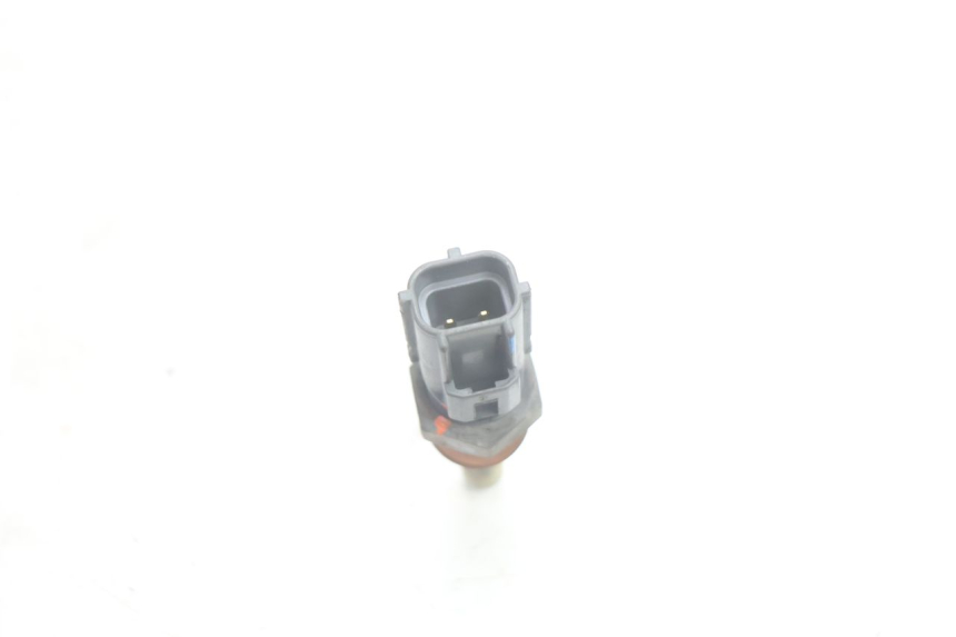 photo de WASSERTEMPERATUR SENSOR SUZUKI BURGMAN EXECUTIVE ABS 650 (2006 - 2012) - Zoom auf Gebrauchszustand