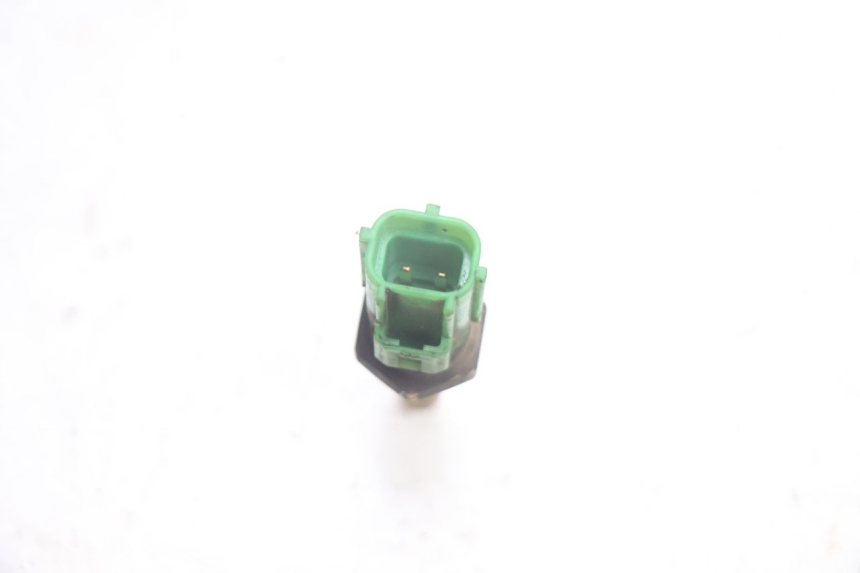 photo de WASSERTEMPERATUR SENSOR SUZUKI BURGMAN EXECUTIVE ABS 650 (2006 - 2012) - Zoom auf Gebrauchszustand