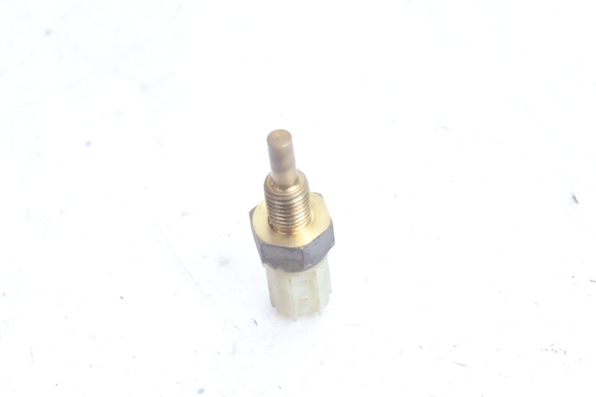photo de WASSERTEMPERATUR SENSOR YAMAHA BW'S BWS 125 (2010 - 2013) - Zoom auf Gebrauchszustand