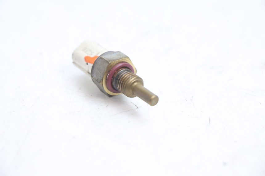 photo de WASSERTEMPERATUR SENSOR KAWASAKI ER-6 ER6 N 650 (2005 - 2009) - Zoom auf Gebrauchszustand