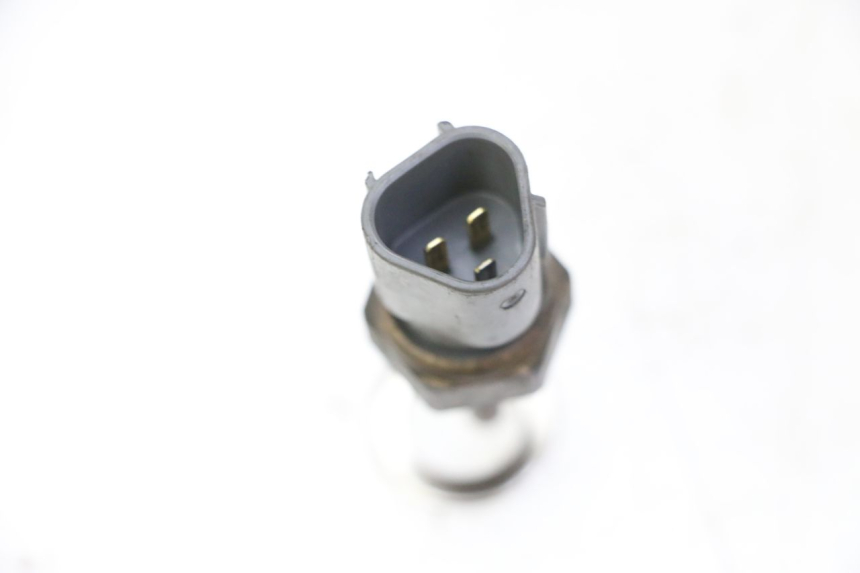 photo de WASSERTEMPERATURSENSOR HONDA FES S-WING SWING ABS 125 (2007 - 2015) - Zoom auf Gebrauchszustand