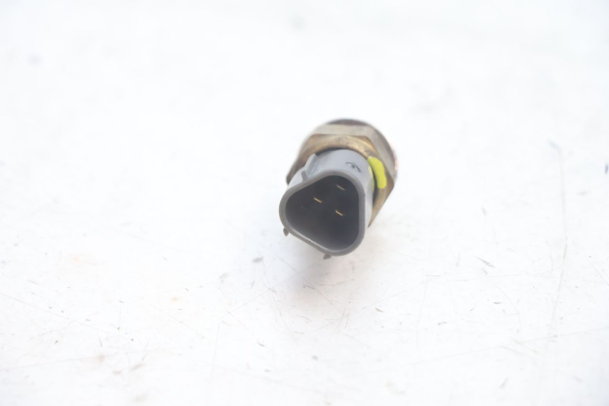 photo de WASSERTEMPERATUR SENSOR HONDA FJS SILVER WING SILVERWING 400 (2005 - 2008) - Zoom auf Gebrauchszustand