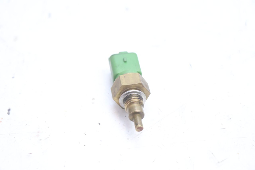 photo de WASSERTEMPERATURSENSOR GILERA GP 800 (2007 - 2013) - Zoom auf Gebrauchszustand