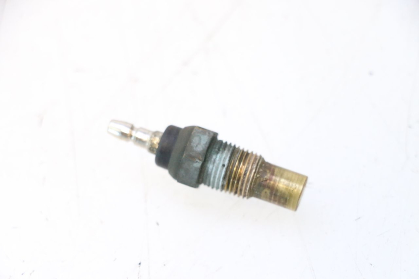 photo de WASSERTEMPERATUR SENSOR KAWASAKI GPX F ZX750F 750 (1986 - 1990) - Zoom auf Gebrauchszustand