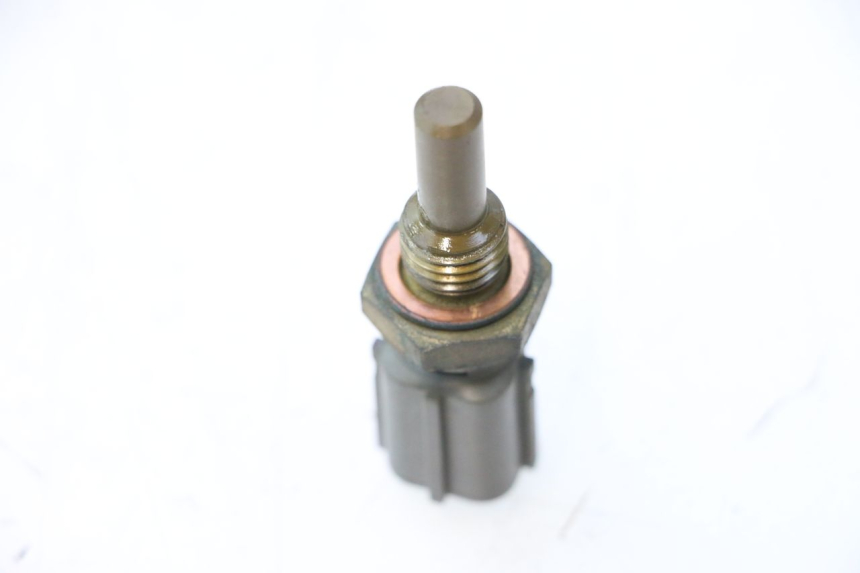 photo de WASSERTEMPERATUR SENSOR SUZUKI GSR 600 (2005 - 2012) - Zoom auf Gebrauchszustand