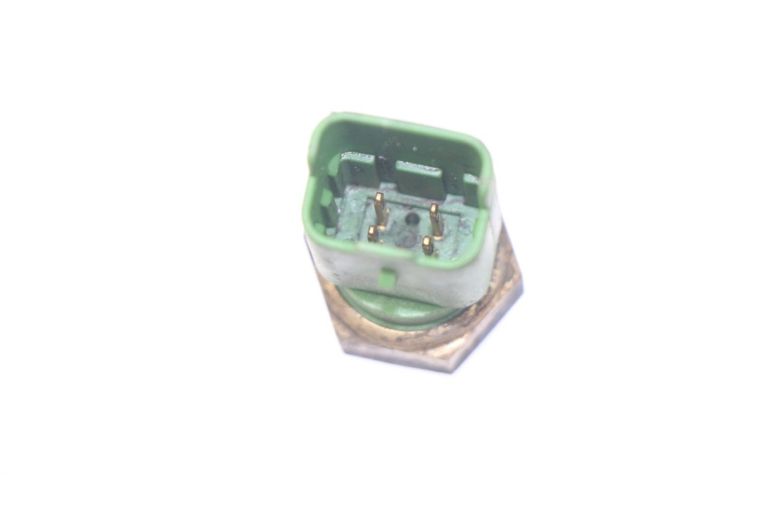 photo de WASSERTEMPERATUR SENSOR PEUGEOT SATELIS 300 (2012 - 2015) - Detailansicht des Bauteils