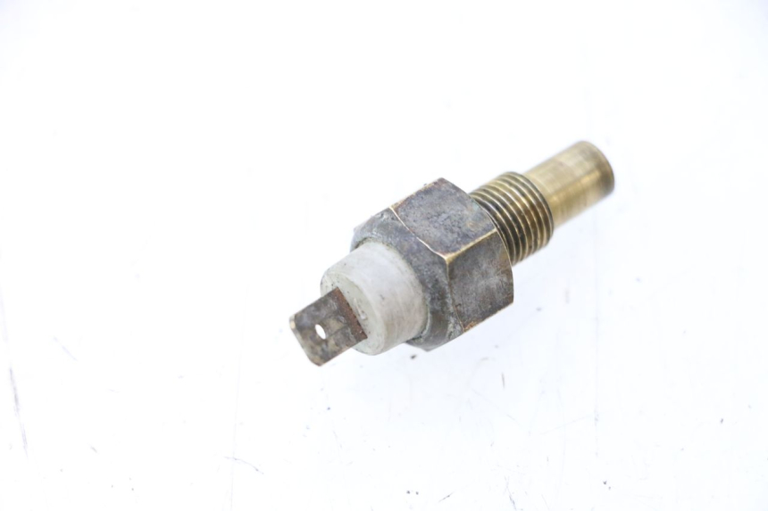 photo de WASSERTEMPERATUR SENSOR SUZUKI SMX SUPERMOTARD 50 (1996 - 2001) - Zoom auf Gebrauchszustand