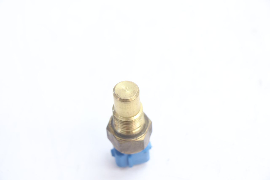 photo de WASSERTEMPERATURSENSOR PEUGEOT SPEEDFIGHT LC 50 (1996 - 2002) - Alternative Perspektive