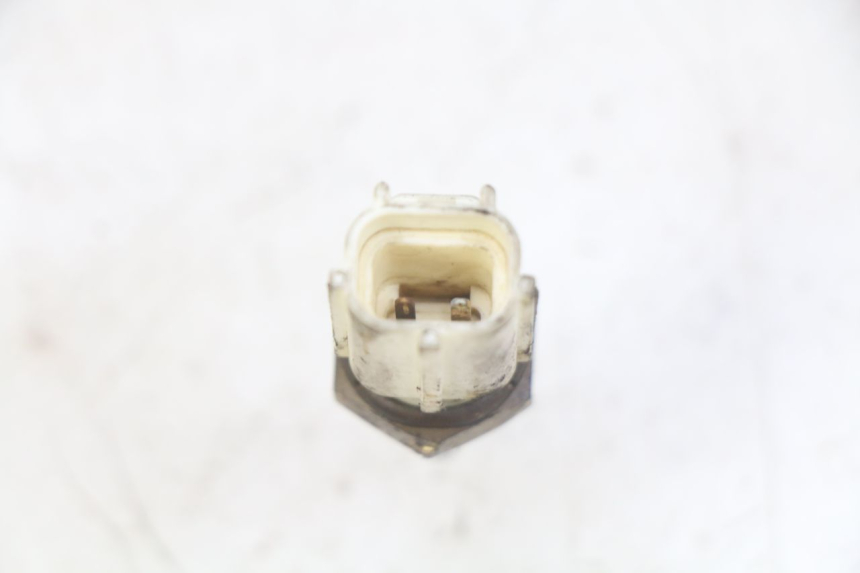 photo de WASSERTEMPERATURSENSOR YAMAHA XMAX X-MAX 125 (2006 - 2009) - Detailansicht des Bauteils