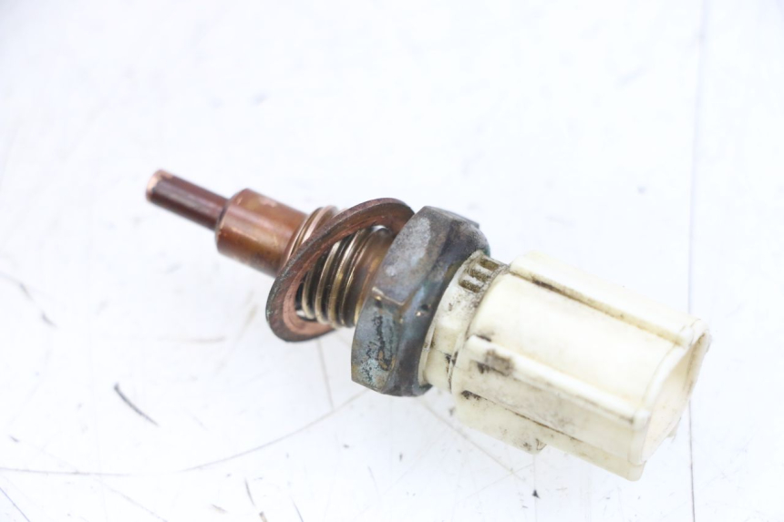 photo de WASSERTEMPERATURSENSOR YAMAHA X-MAX XMAX 250 (2006 - 2009) - Zoom auf Gebrauchszustand