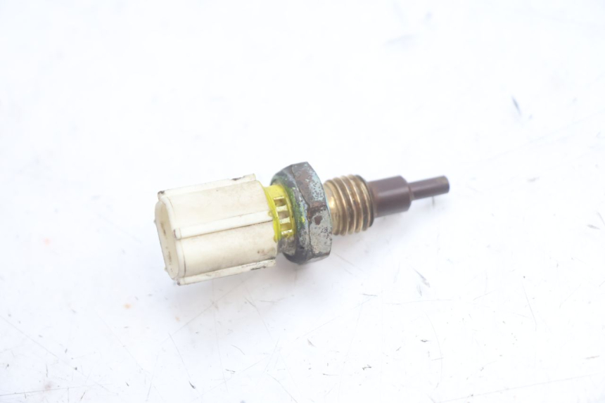 photo de WASSERTEMPERATURSENSOR YAMAHA XMAX X-MAX 125 (2006 - 2009) - Detailansicht des Bauteils