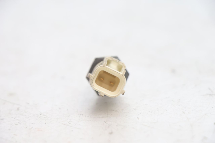 photo de WASSERTEMPERATURSENSOR YAMAHA XMAX X-MAX 125 (2006 - 2009) - Alternative Perspektive