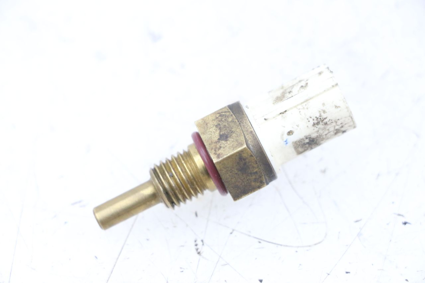 photo de Wassertemperatursensor KYMCO XCITING 250 (2006 - 2009) - Zoom auf Gebrauchszustand