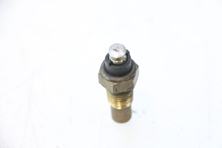 photo de WASSERTEMPERATURSENSOR YAMAHA YP MAJESTY 125 (1998 - 2001) - Zoom auf Gebrauchszustand