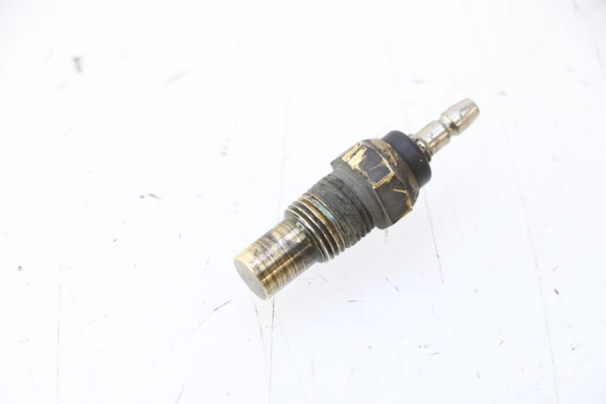 photo de WASSERTEMPERATUR SENSOR YAMAHA YZF R GENESIS 750 (1993 - 1998) - Zoom auf Gebrauchszustand