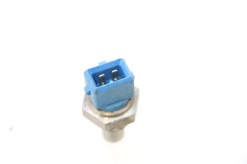 photo de WASSERTEMPERATURSENSOR PIAGGIO ZIP 4T 50 (2018 - 2020) - Zoom auf Gebrauchszustand