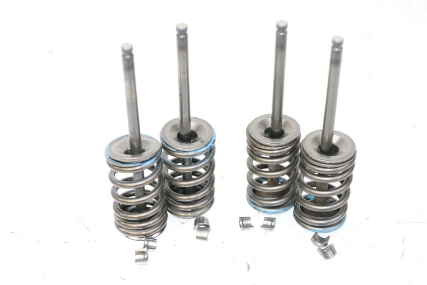 photo de EINLASSVENTIL  SUZUKI BURGMAN 125 (2007 - 2014) - Technische Nahaufnahme