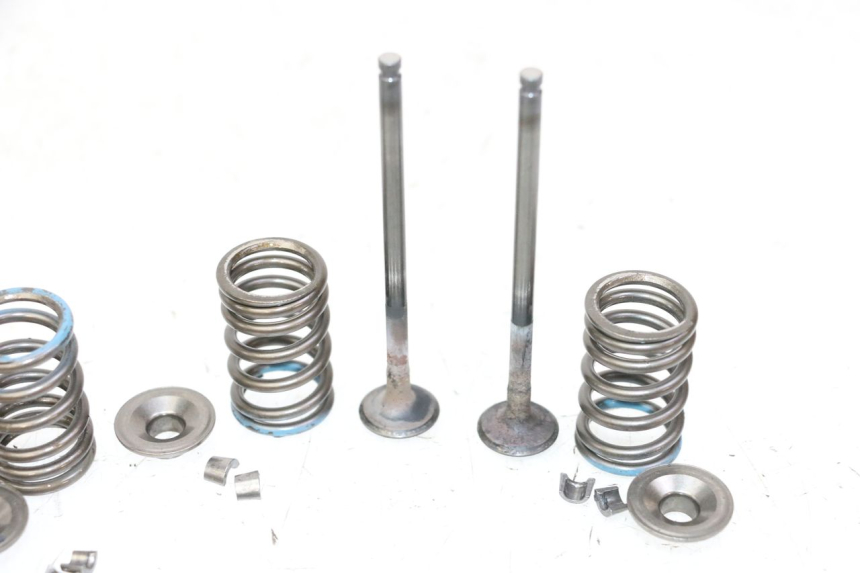 photo de EINLASSVENTIL  SUZUKI BURGMAN 125 (2007 - 2014) - Details der Befestigungspunkte