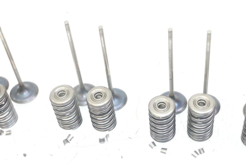 photo de EINLASSVENTIL  HONDA CB R 1000 (2018 - 2023) - Alternativer Blickwinkel