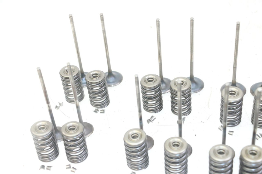 photo de EINLASSVENTIL  HONDA CB R 1000 (2018 - 2023) - Zoom auf Gebrauchszustand