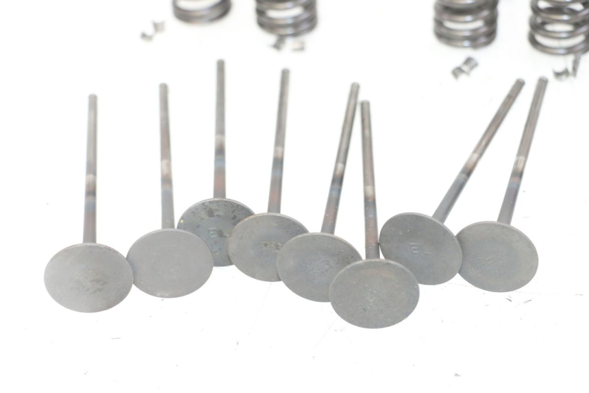 photo de EINLASSVENTIL  HONDA CB R 1000 (2018 - 2023) - Details der Befestigungspunkte