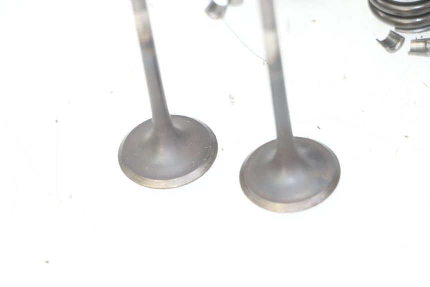 photo de EINLASSVENTIL  HONDA CB R 1000 (2018 - 2023) - Kennzeichnungen und Originalreferenzen